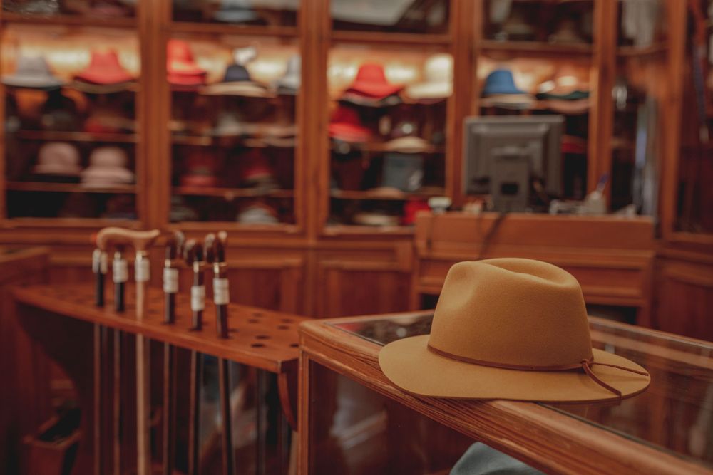 CRUA Fotografia documental em Lisboa chapelaria azevedo