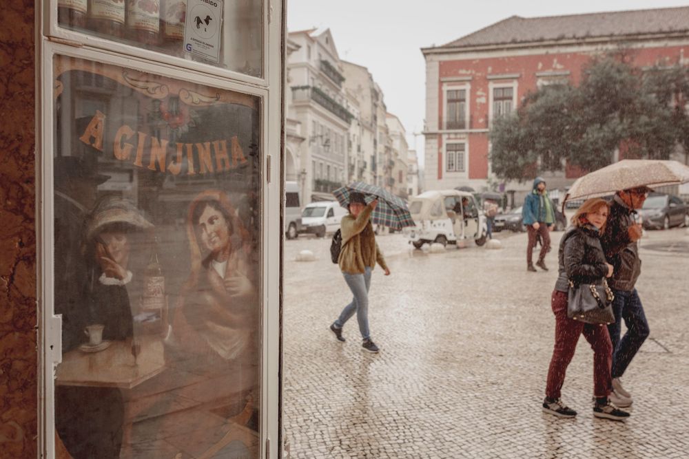 CRUA Fotografia documental em Lisboa A ginjinha rossio