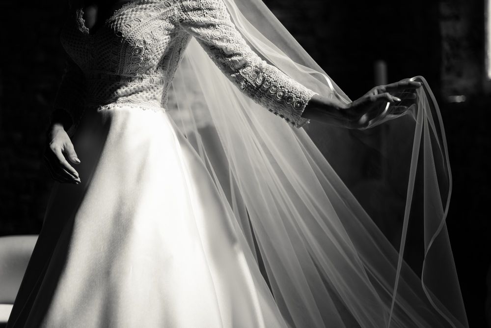 dettaglio dell'abito della sposa