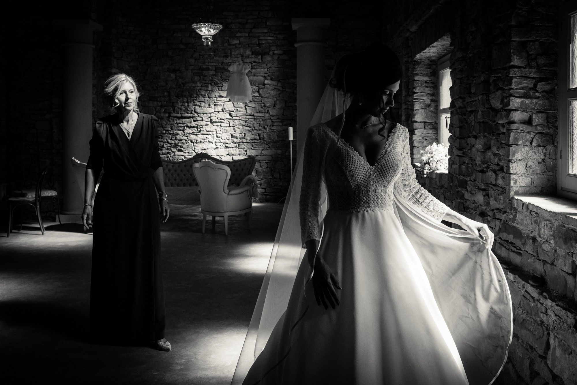 ritratto della sposa in bianco e nero
