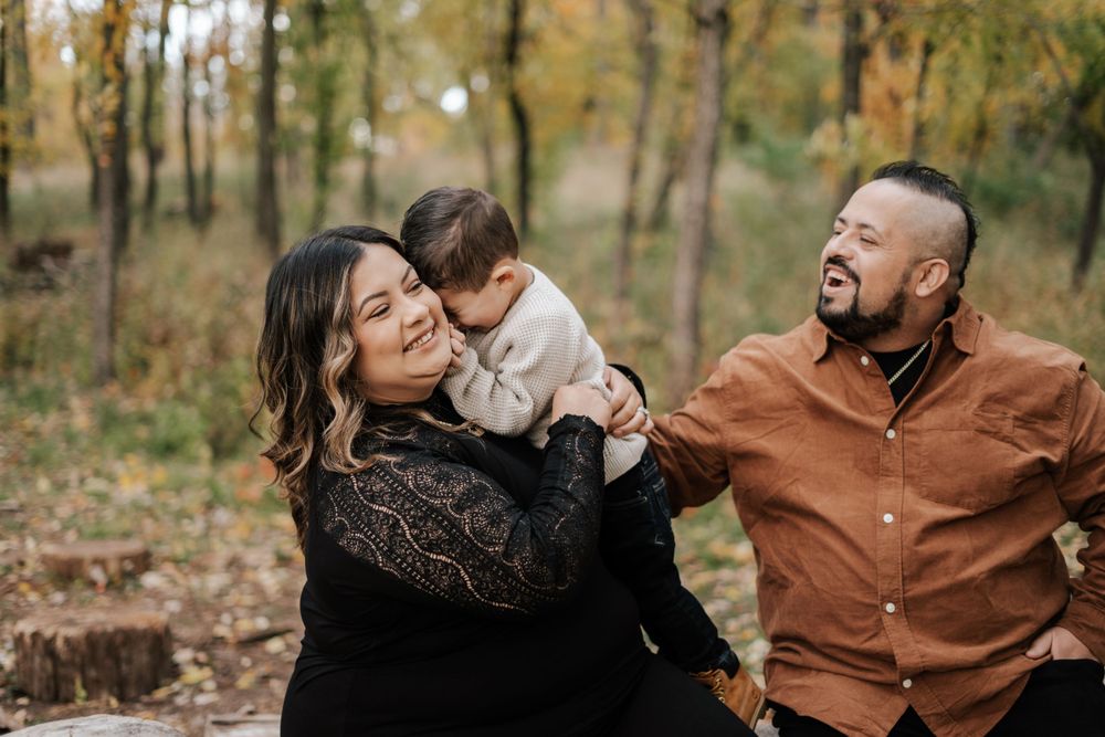 JUVE- Saint Paul & Minneapolis Senior Portrait and Wedding Photographer, Hairstylist, and Makeup Artist