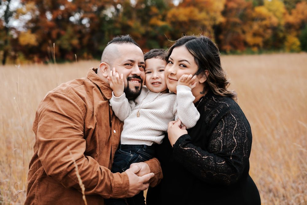 JUVE- Saint Paul & Minneapolis Senior Portrait and Wedding Photographer, Hairstylist, and Makeup Artist