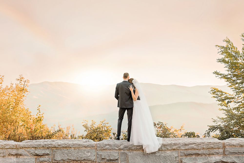 couple photoshoot at smoky mountain