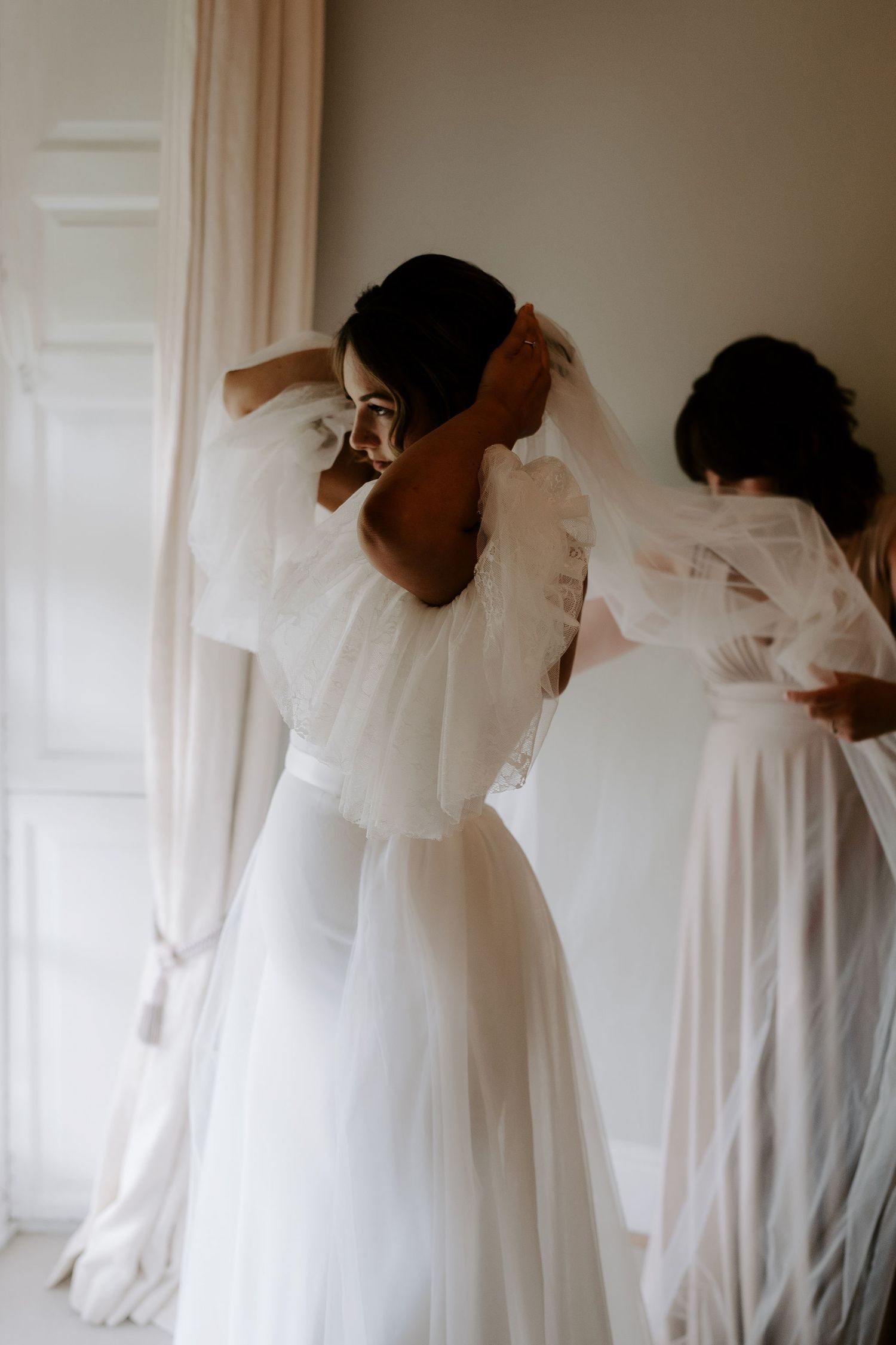 Pennard-house-summer-wedding-bride