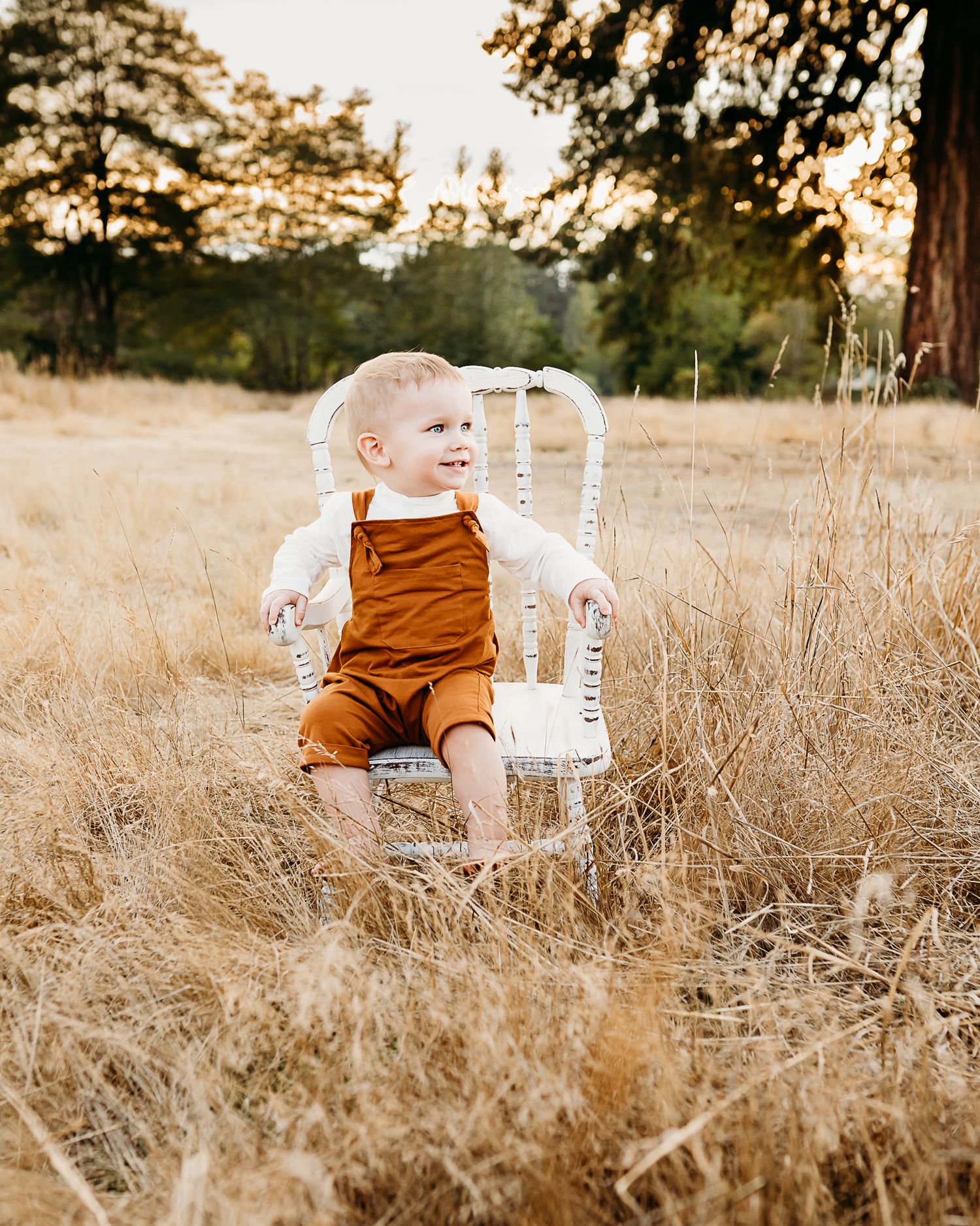Puyallup children's fall photo session at Ft. Steilacoom Park in Lakewood, Wa.