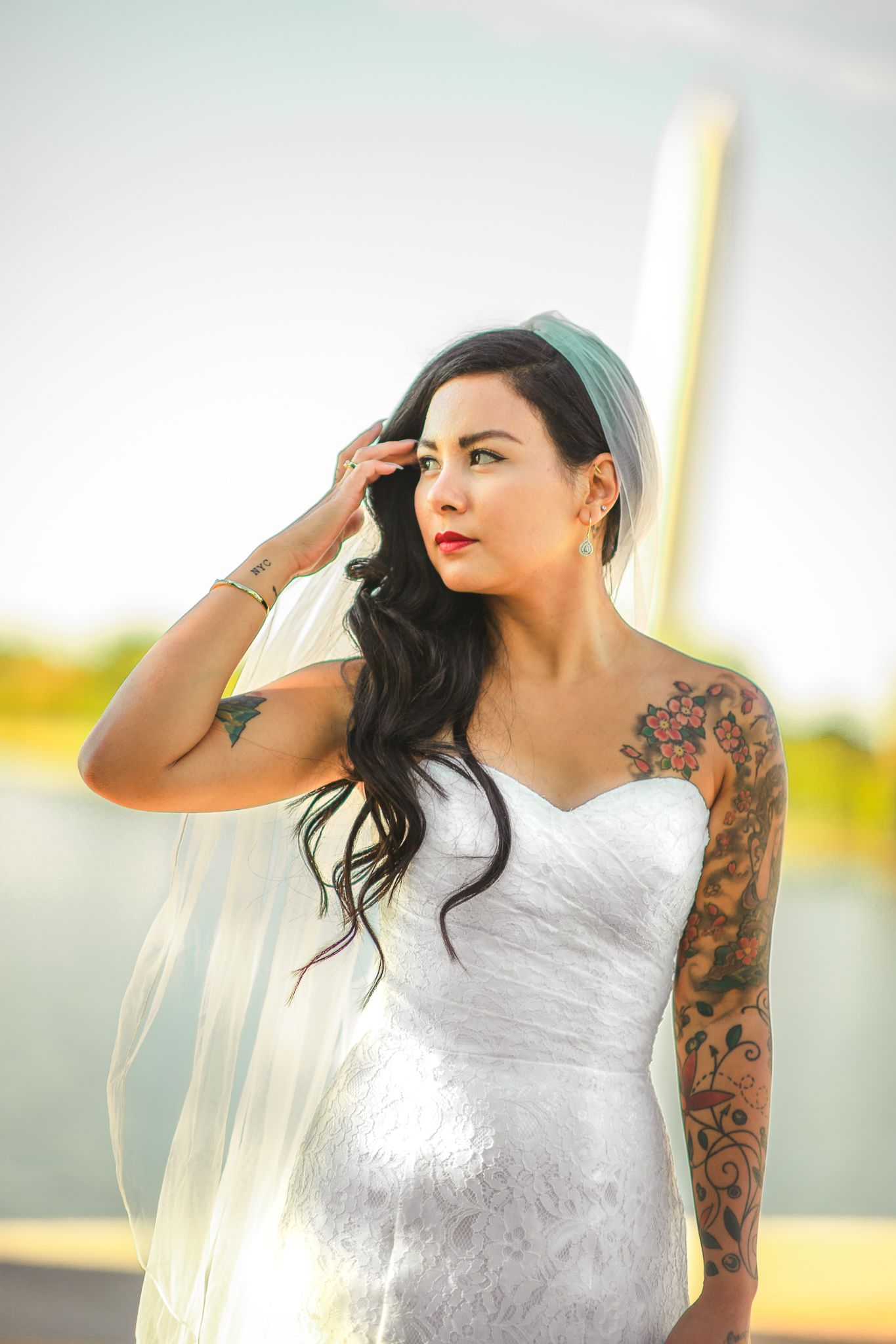 Bridal-portrait-with-Washington-Monument