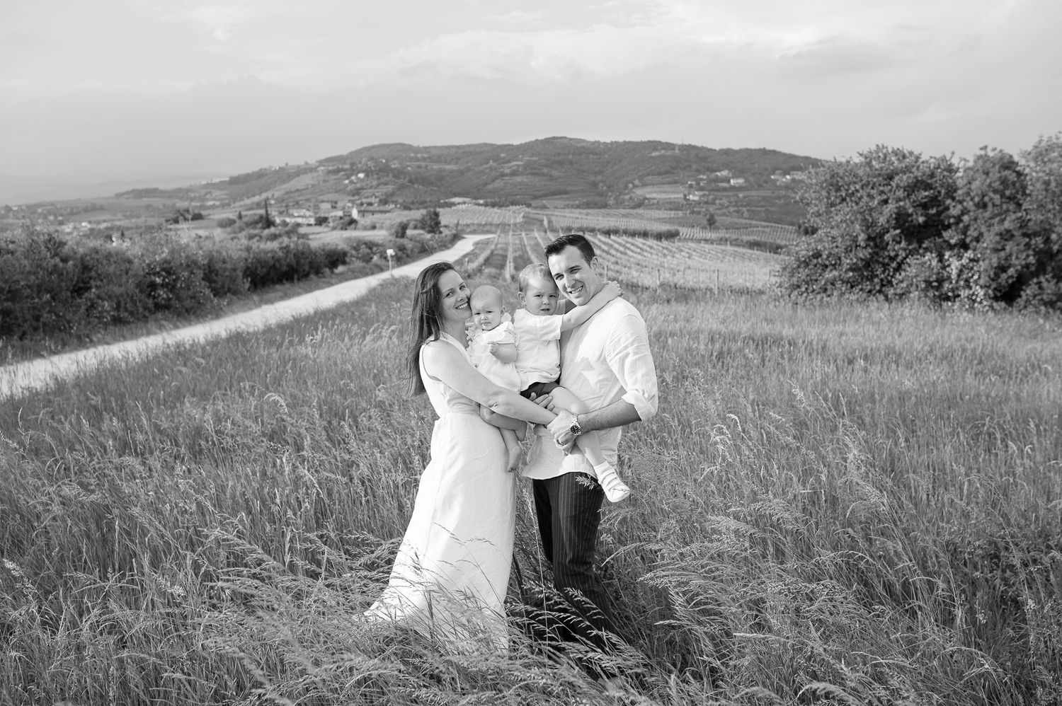 fotografo di famiglia in centro Verona, servizio fotografico di famiglia all'aperto