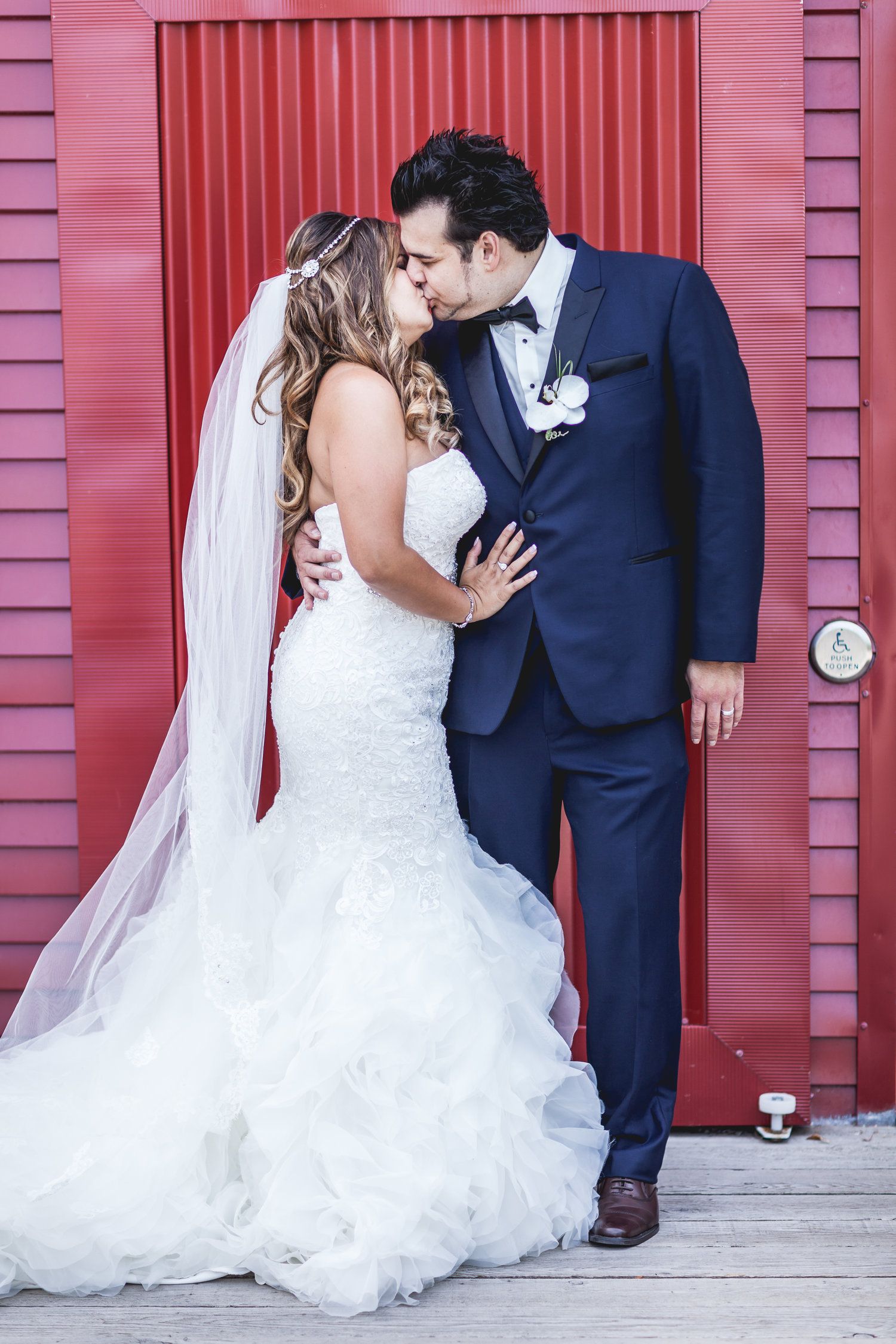 Weddings Captured By Ivan - Kiss Red Door
