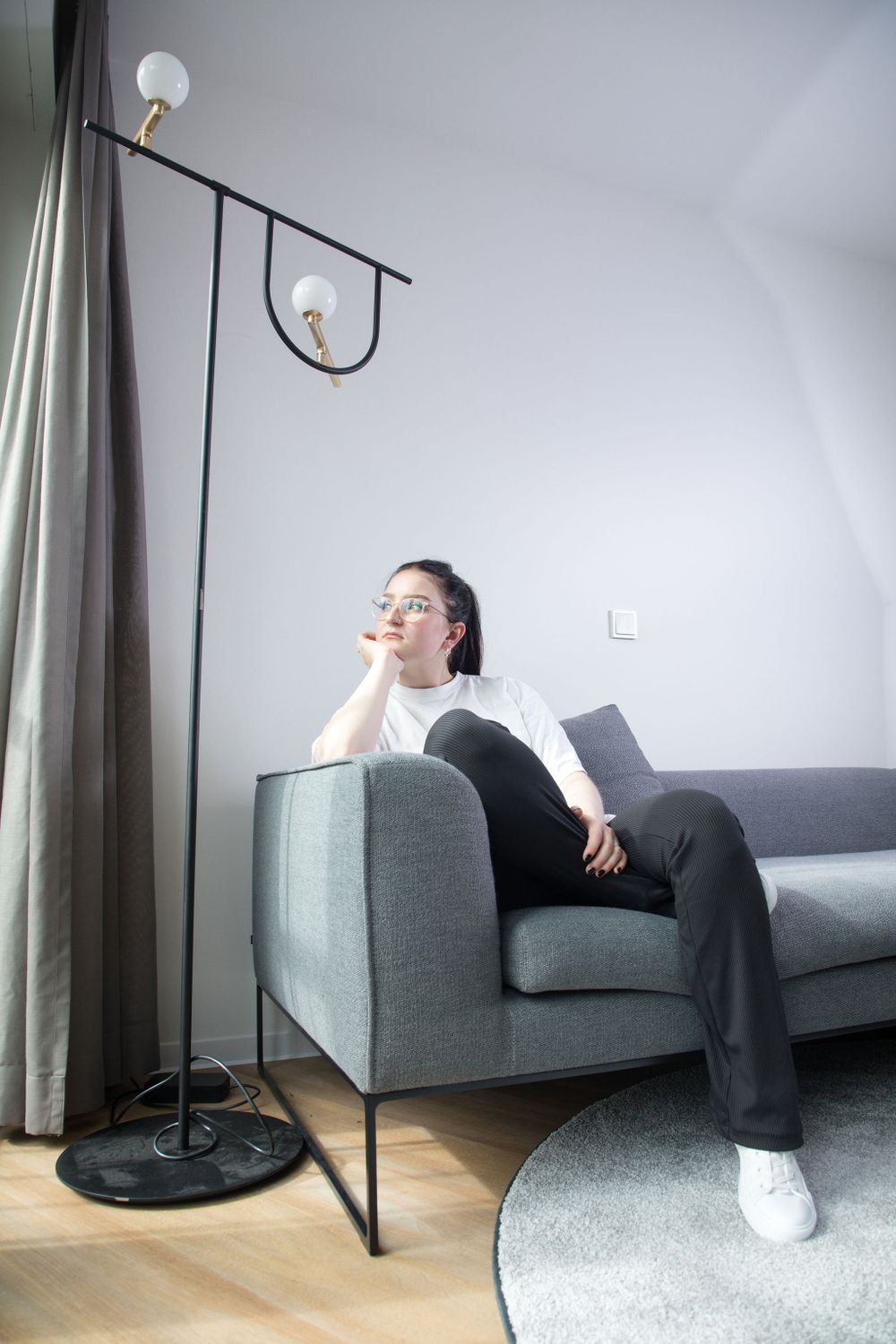 Imagefoto Frau auf Sofa