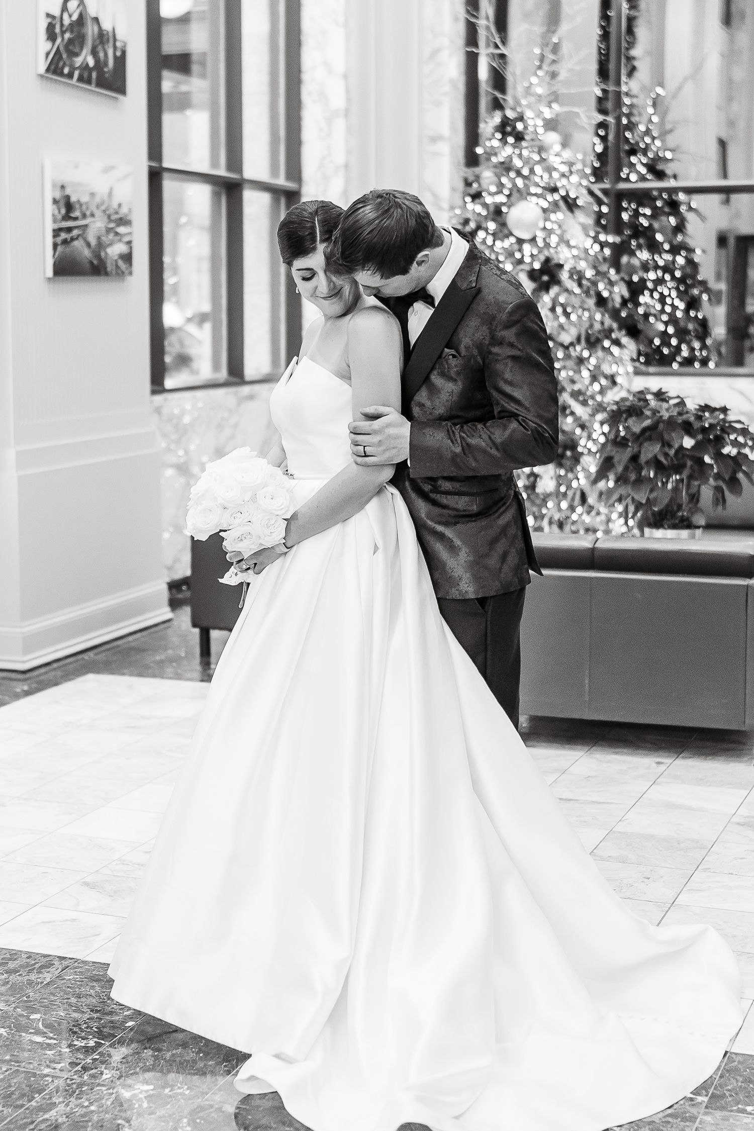 saint kate arts hotel wedding milwaukee wedding photographer downtown MKE kenosha photographer racine photographer bride