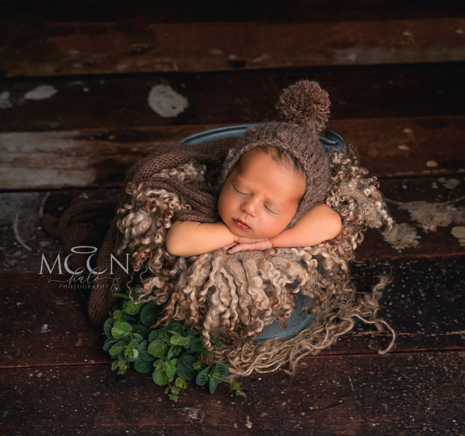 Newborn, maternity, family & cake smash photography in Hayes, West London. Studio & home sessions with props, backdrops & personalised touch