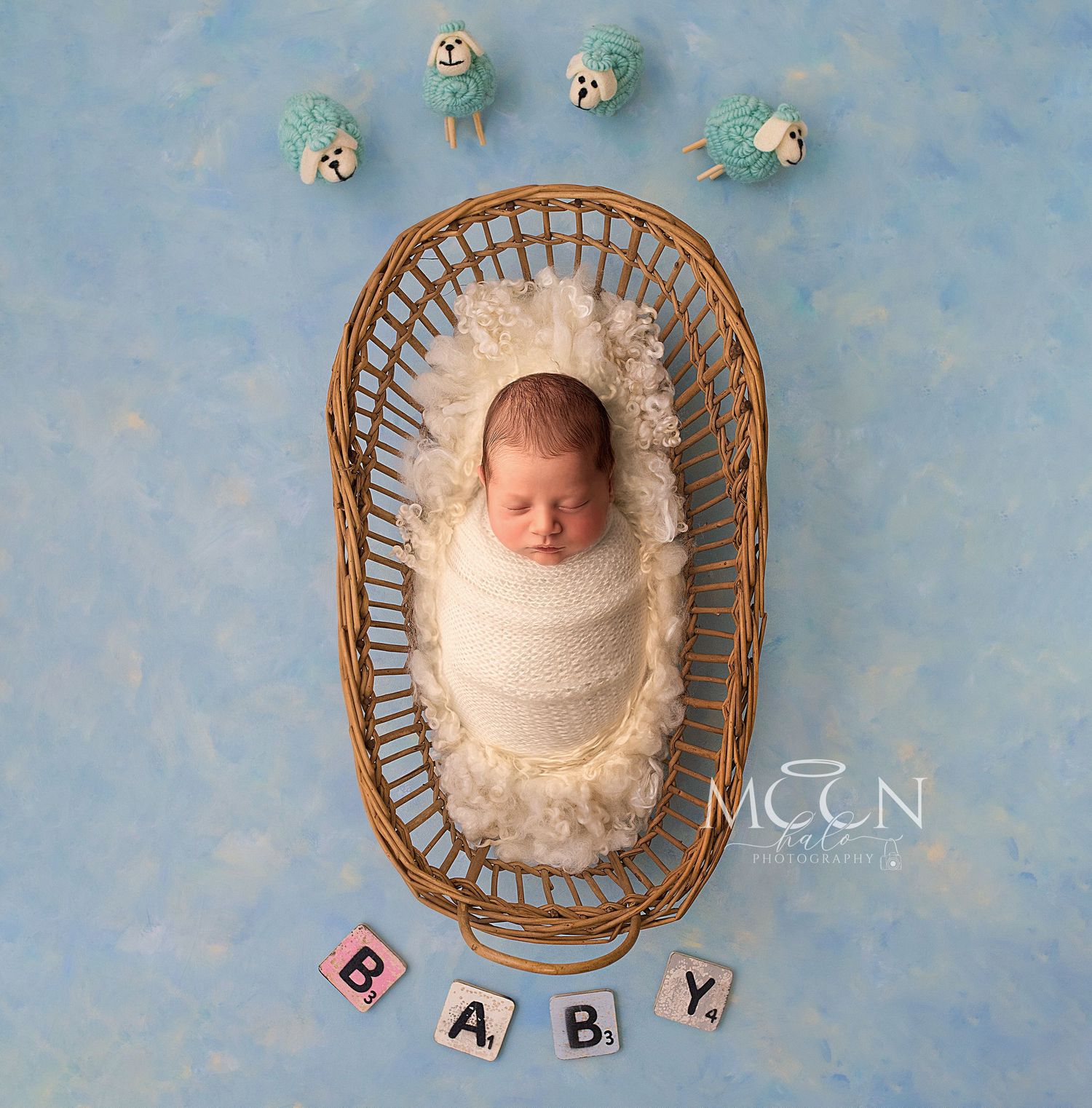 Expert newborn, maternity, family & cake smash photography in Hayes, West London. Studio & home sessions with props, backdrops & accessories