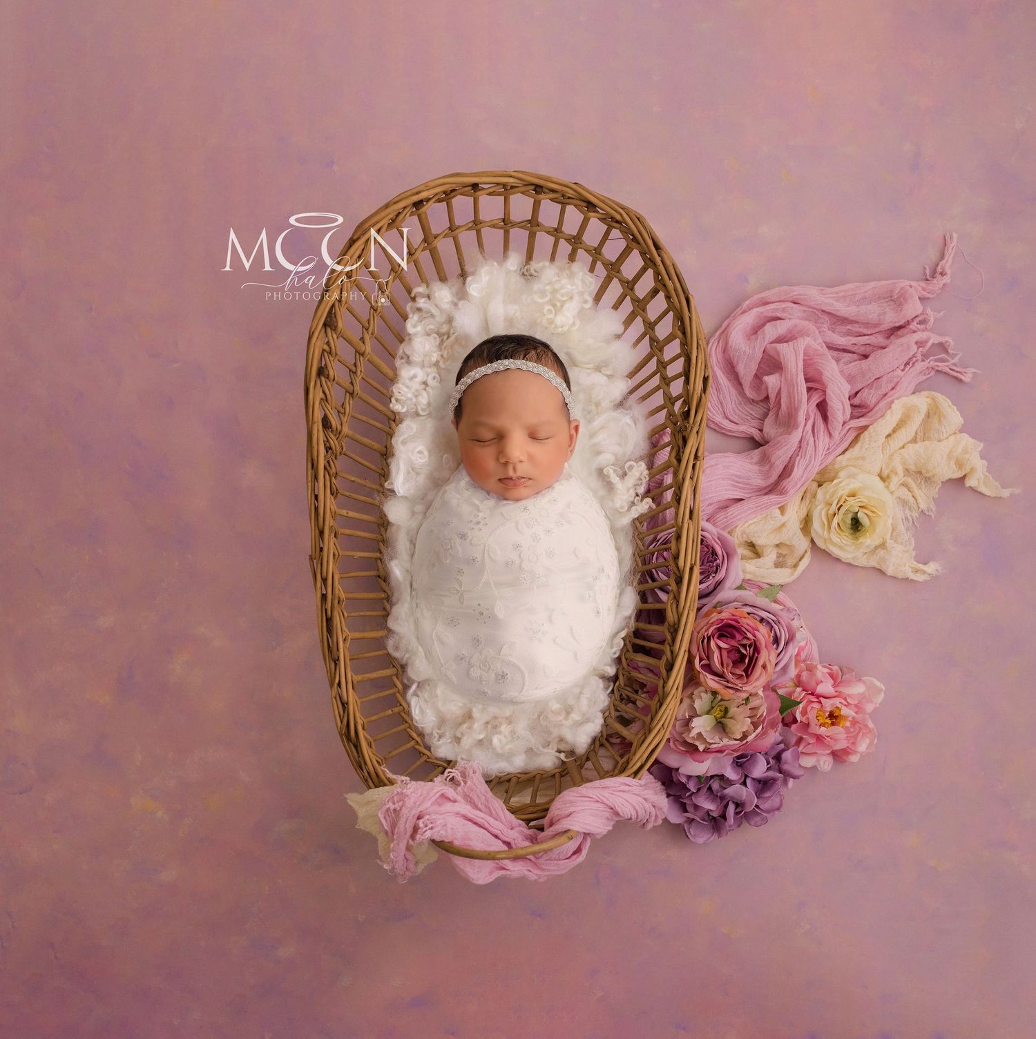 Expert newborn, maternity, family & cake smash photography in Hayes, West London. Studio & home sessions with props, backdrops & accessories