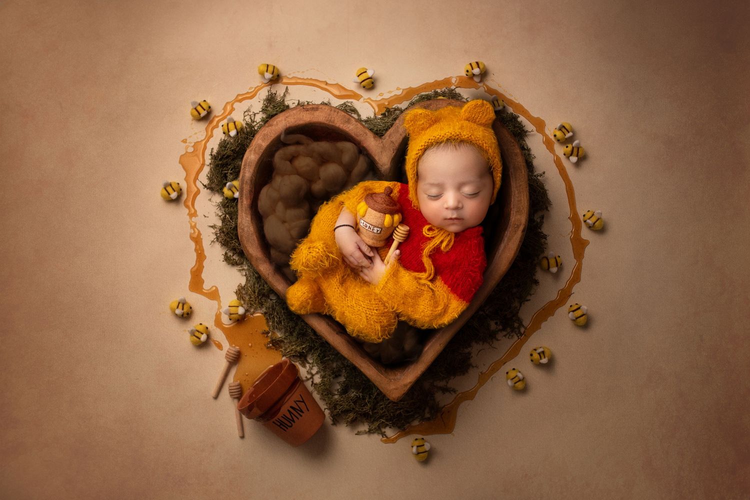 Expert newborn, maternity, family & cake smash photography in Hayes, West London. Studio & home sessions with props, backdrops & accessories