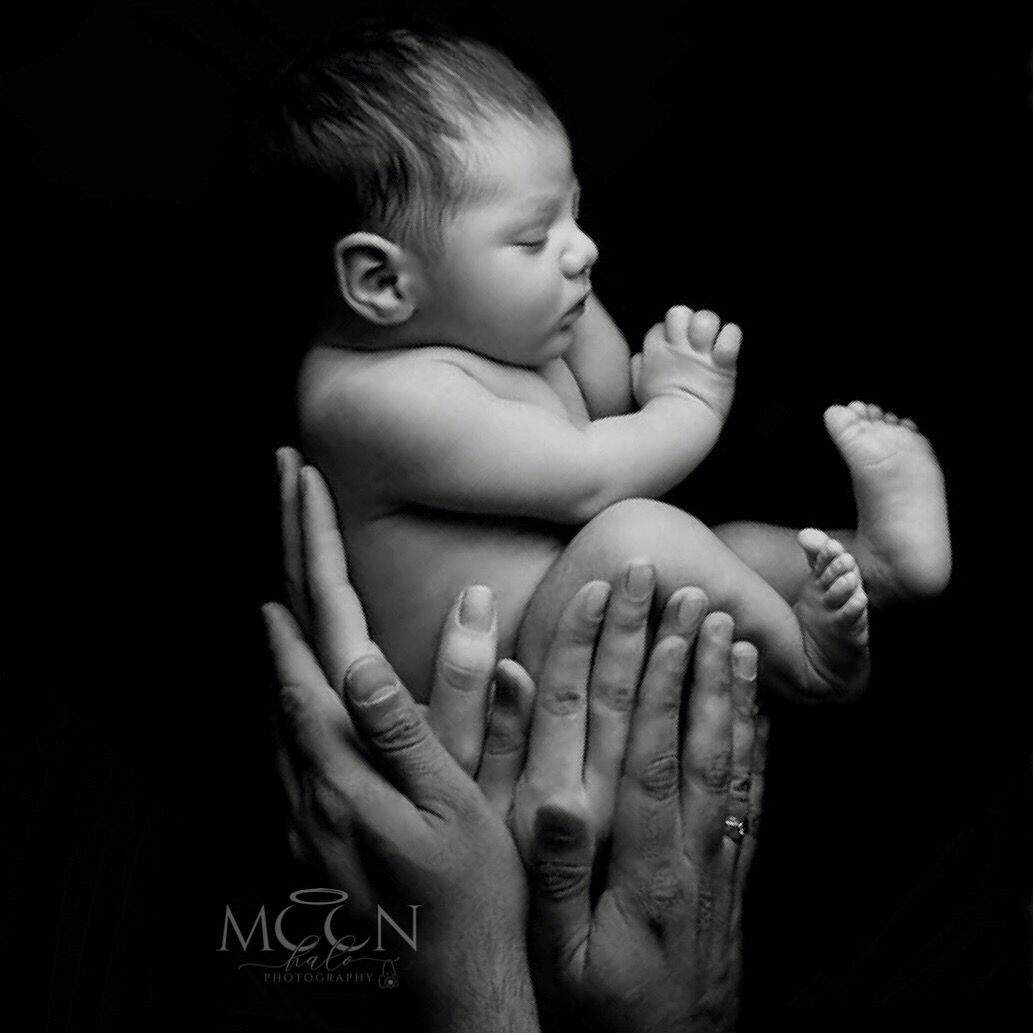 Professional newborn, maternity, family, and cake smash photography in Hayes, West London. Custom studio and home sessions with props