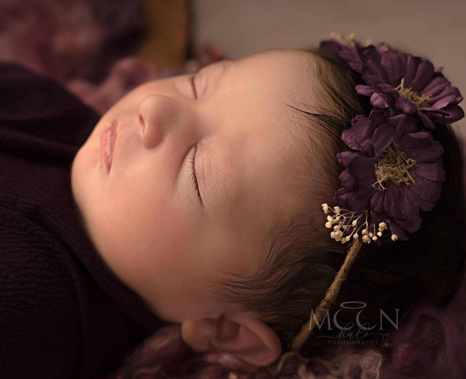 Professional newborn, maternity, family, and cake smash photography in Hayes, West London. Custom studio and home sessions with props
