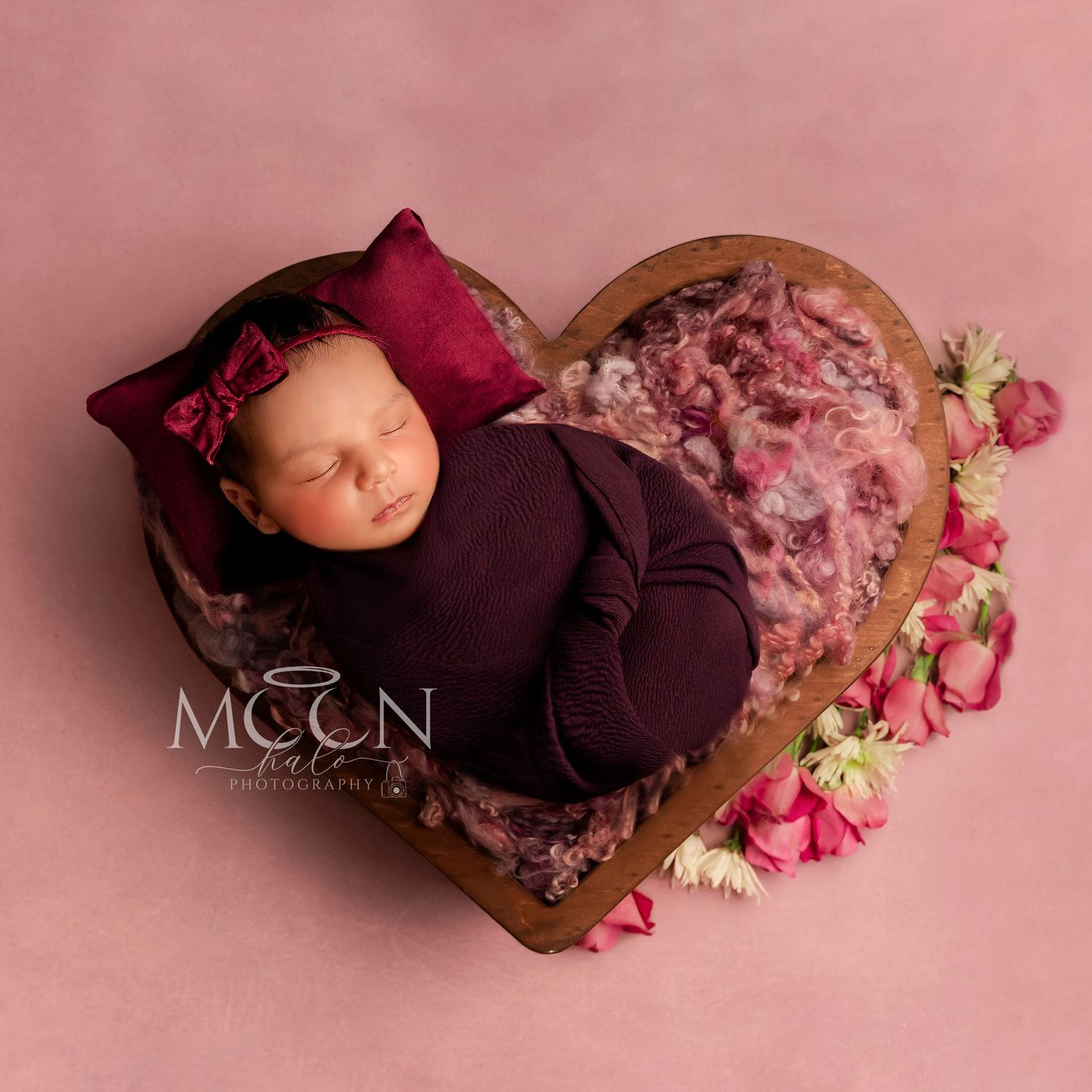 Expert newborn, maternity, family & cake smash photography in Hayes, West London. Studio & home sessions with props, backdrops & accessories