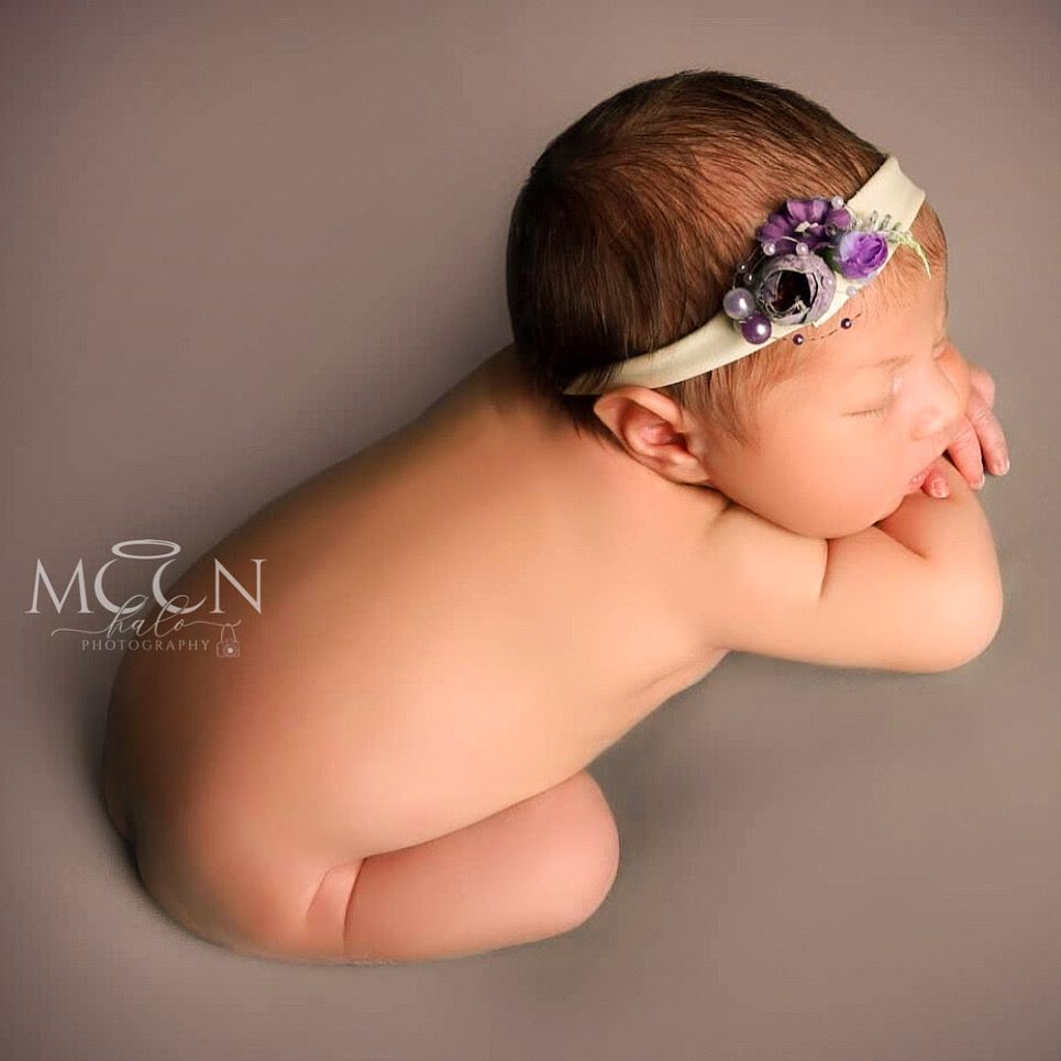 Expert newborn, maternity, family & cake smash photography in Hayes, West London. Studio & home sessions with props, backdrops & accessories