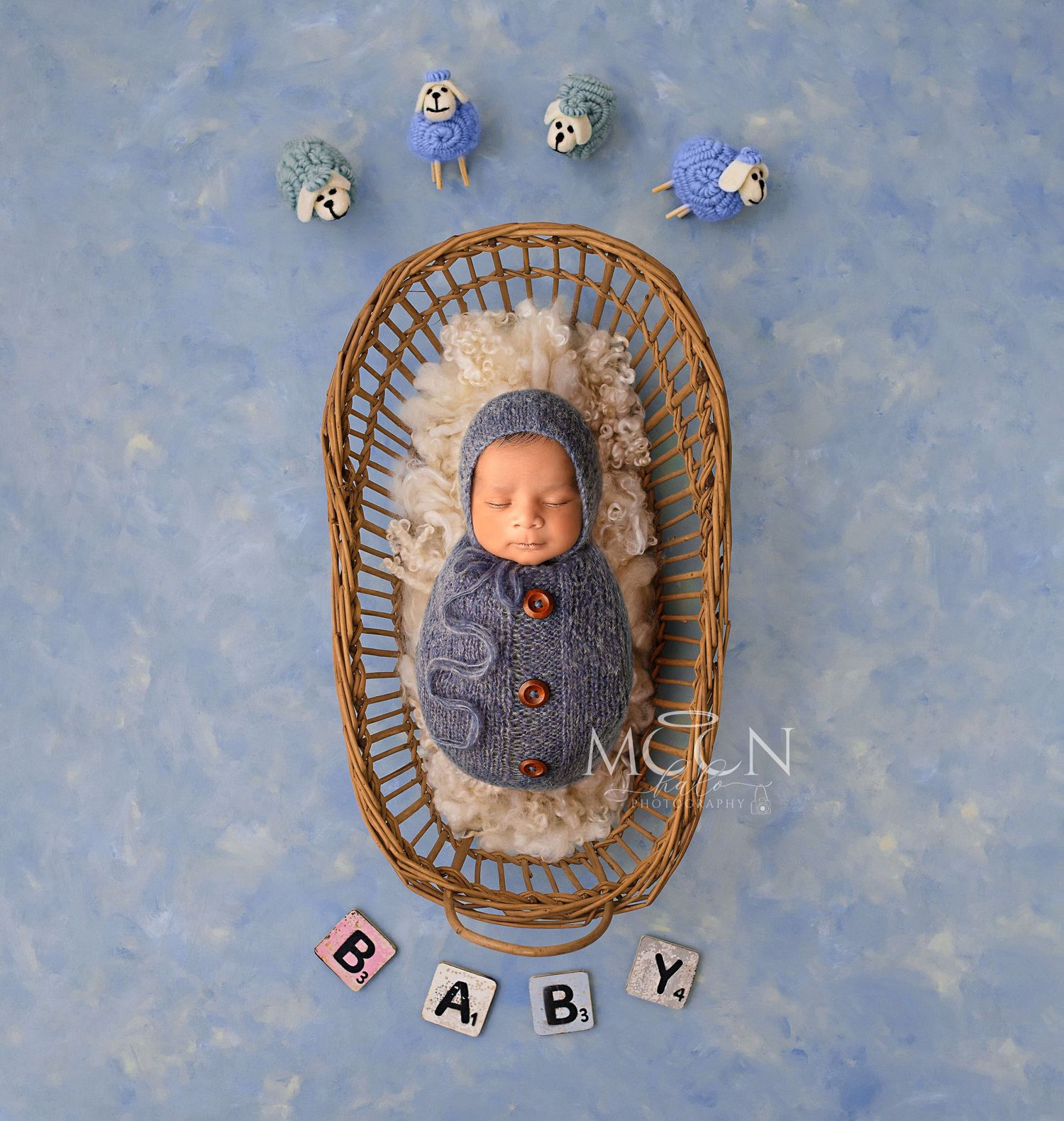 Expert newborn, maternity, family & cake smash photography in Hayes, West London. Studio & home sessions with props, backdrops & accessories