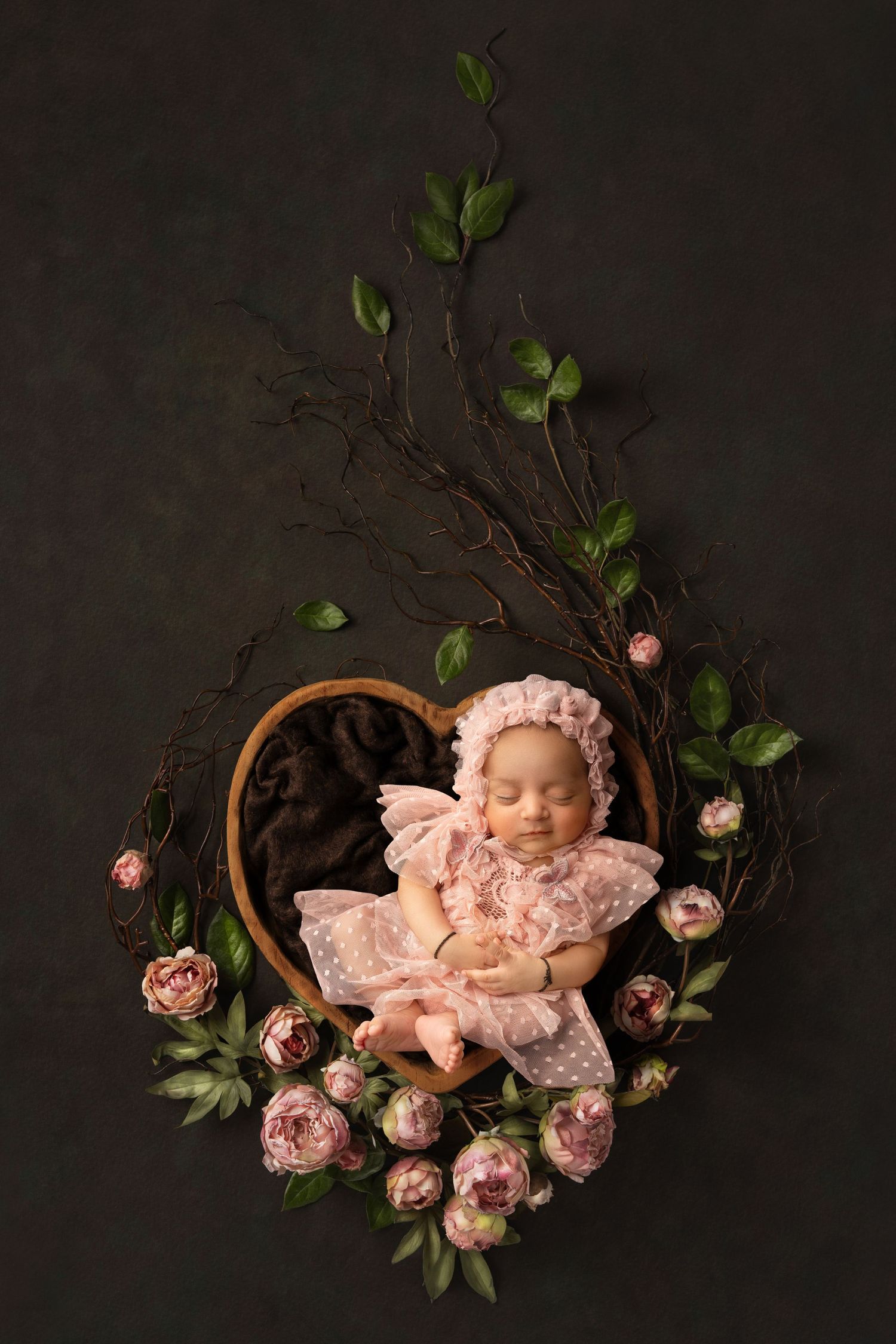 Expert newborn, maternity, family & cake smash photography in Hayes, West London. Studio & home sessions with props, backdrops & accessories