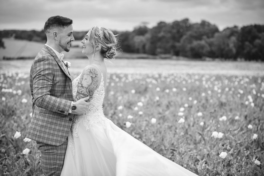 Natural Wedding Photos in Reading