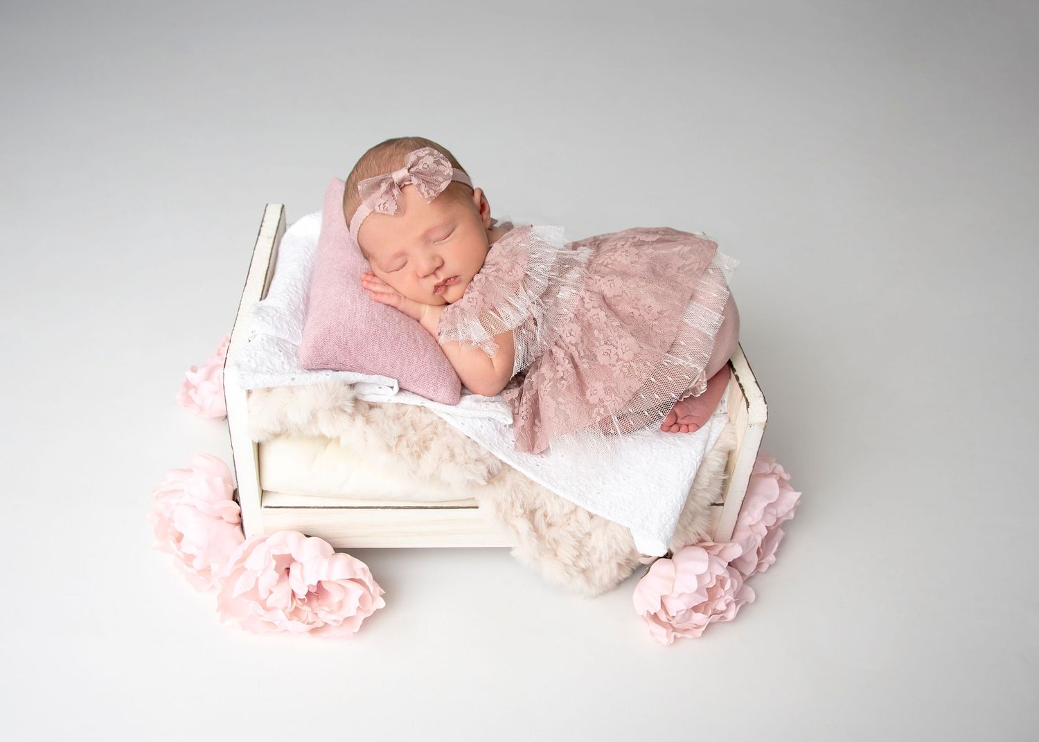 Newborn Session Lakewood Ohio Cleveland baby girl