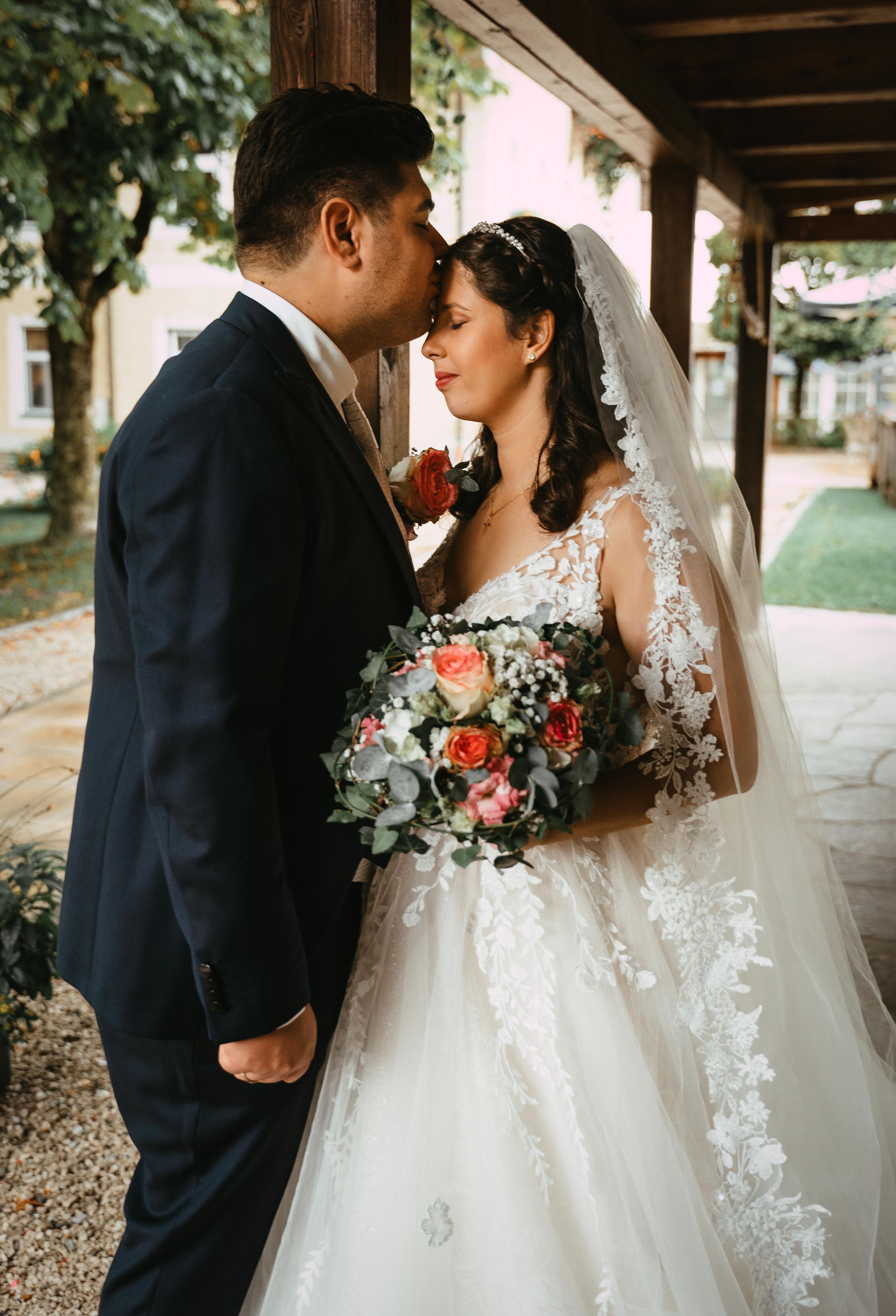 Hochzeitsfotograf Berlin Schöneberg Emotionale Momente der Zeremonie
Hochzeitsfotografie Berlin Kreuzberg  Authentische Paarfotograf