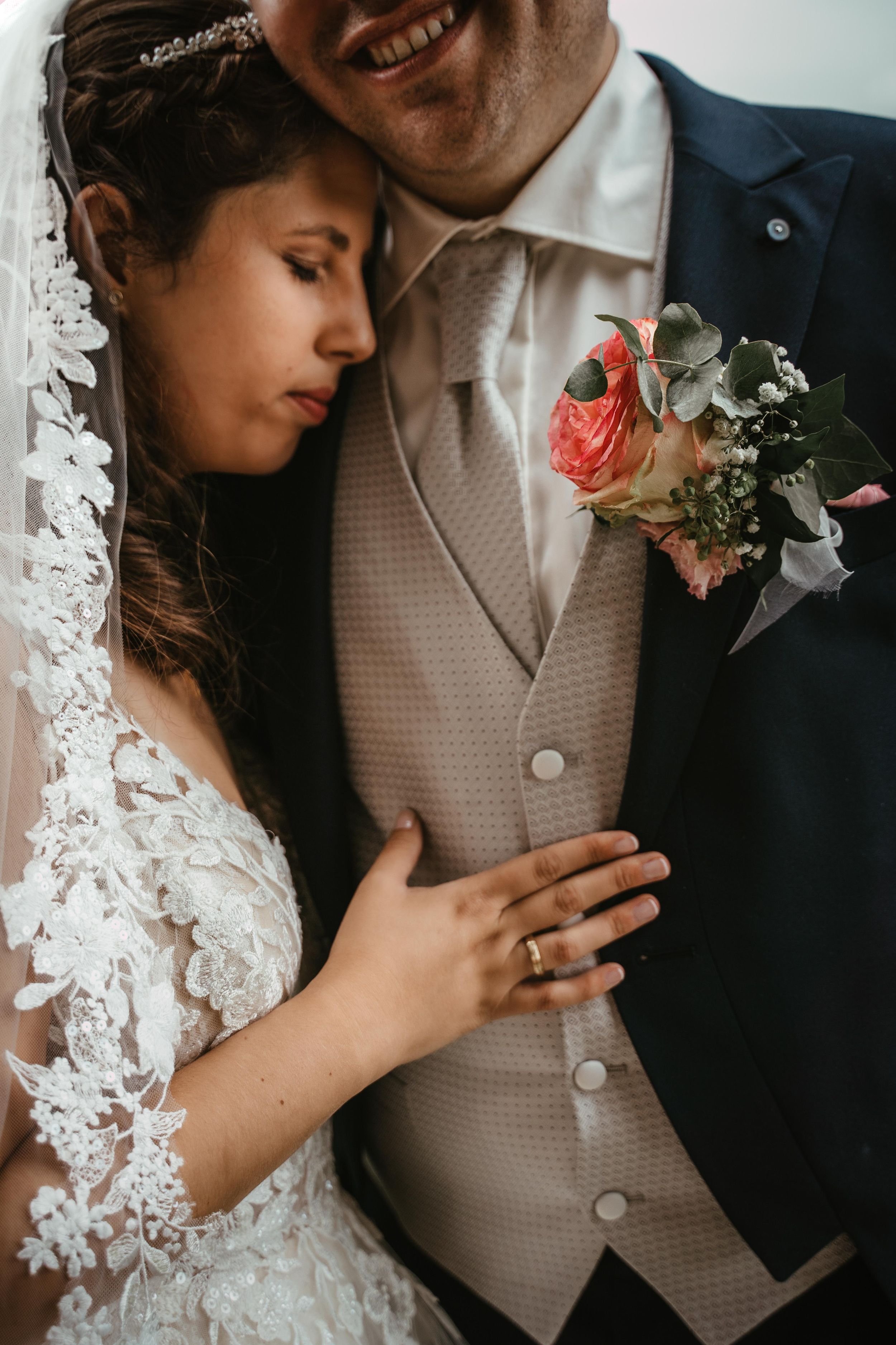 Hochzeitsfotograf Berlin Schöneberg Emotionale Momente der Zeremonie
Hochzeitsfotografie Berlin Kreuzberg  Authentische Paarfotograf Kirche