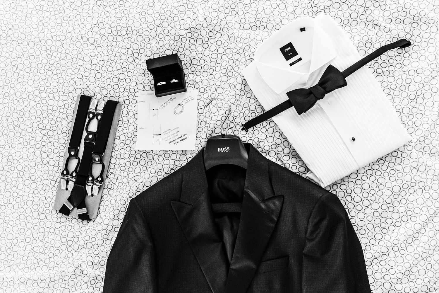 TLOOK photographe de mariage de style documentaire, préparatifs du marié détails du costume