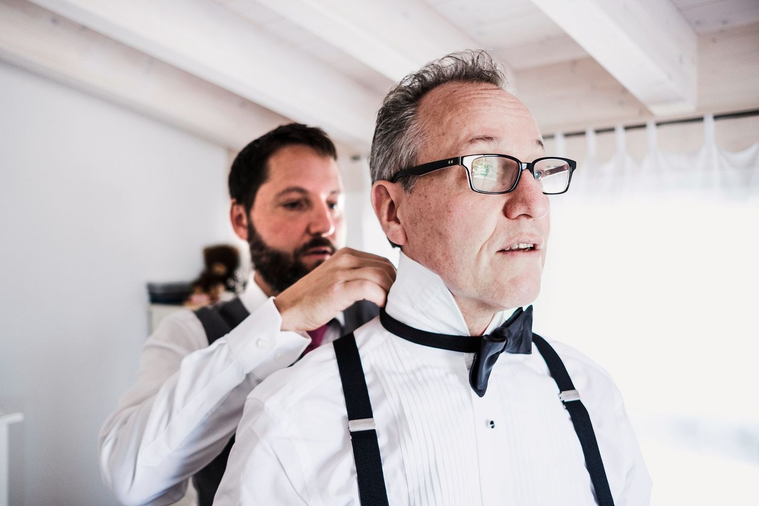TLOOK photographe de mariage de style documentaire, préparatifs du marié