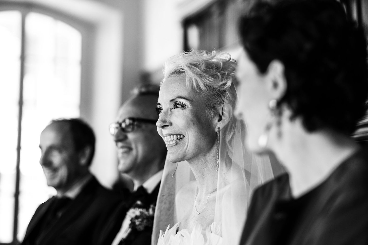 TLOOK photographe de mariage de style documentaire, cérémonie civile à sion