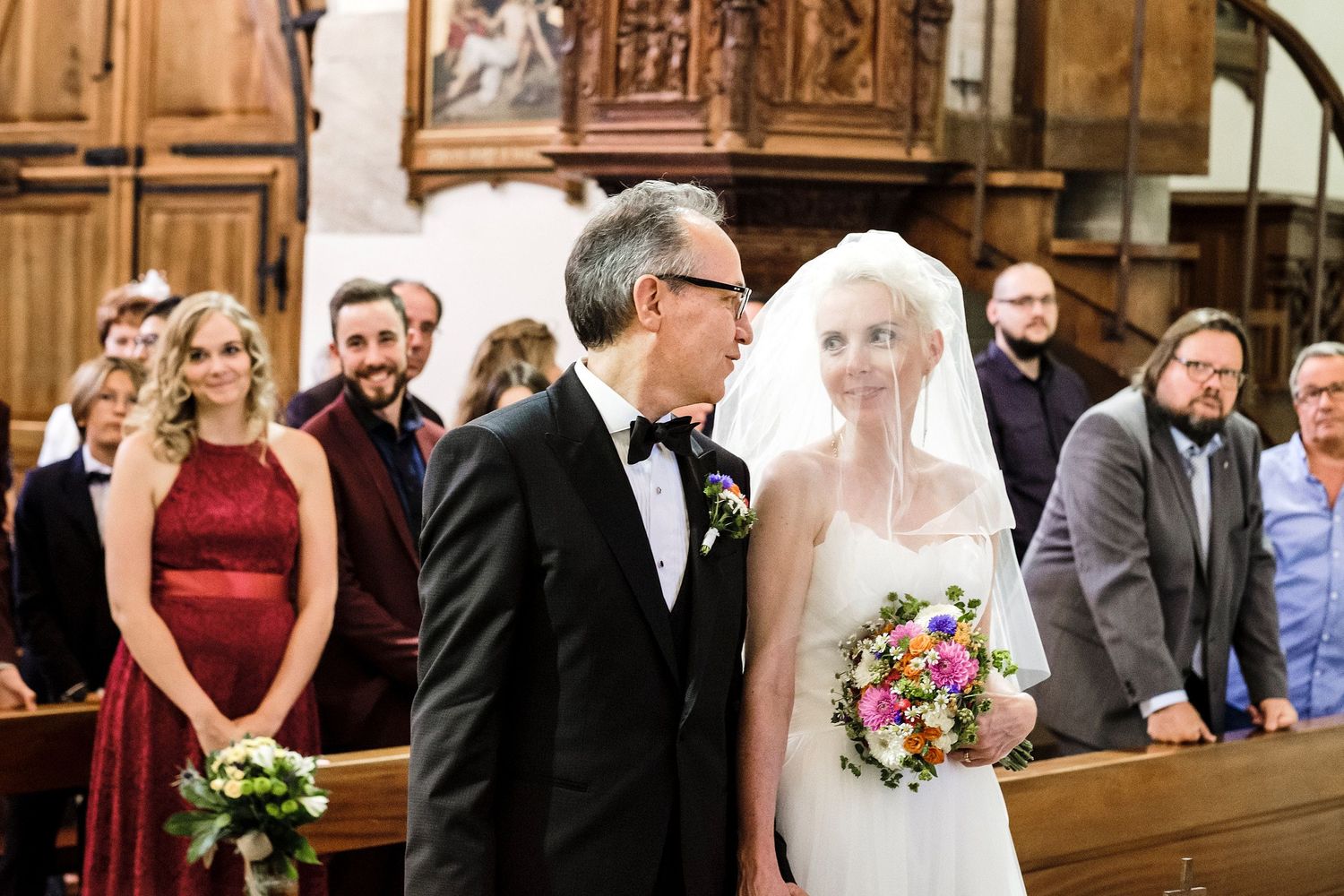 TLOOK photographe de mariage de style documentaire, cérémonie religieuse église à sion