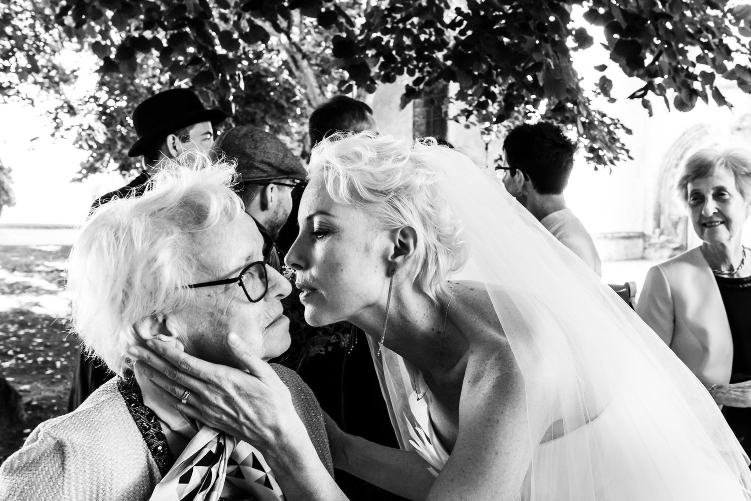 TLOOK photographe de mariage de style documentaire, cérémonie à sion