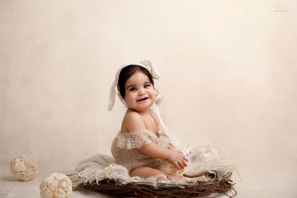 eight months baby photoshoot