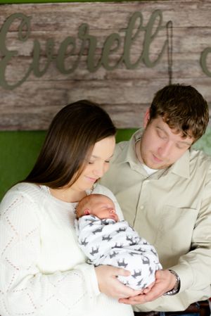 newborn lifestyle with parents