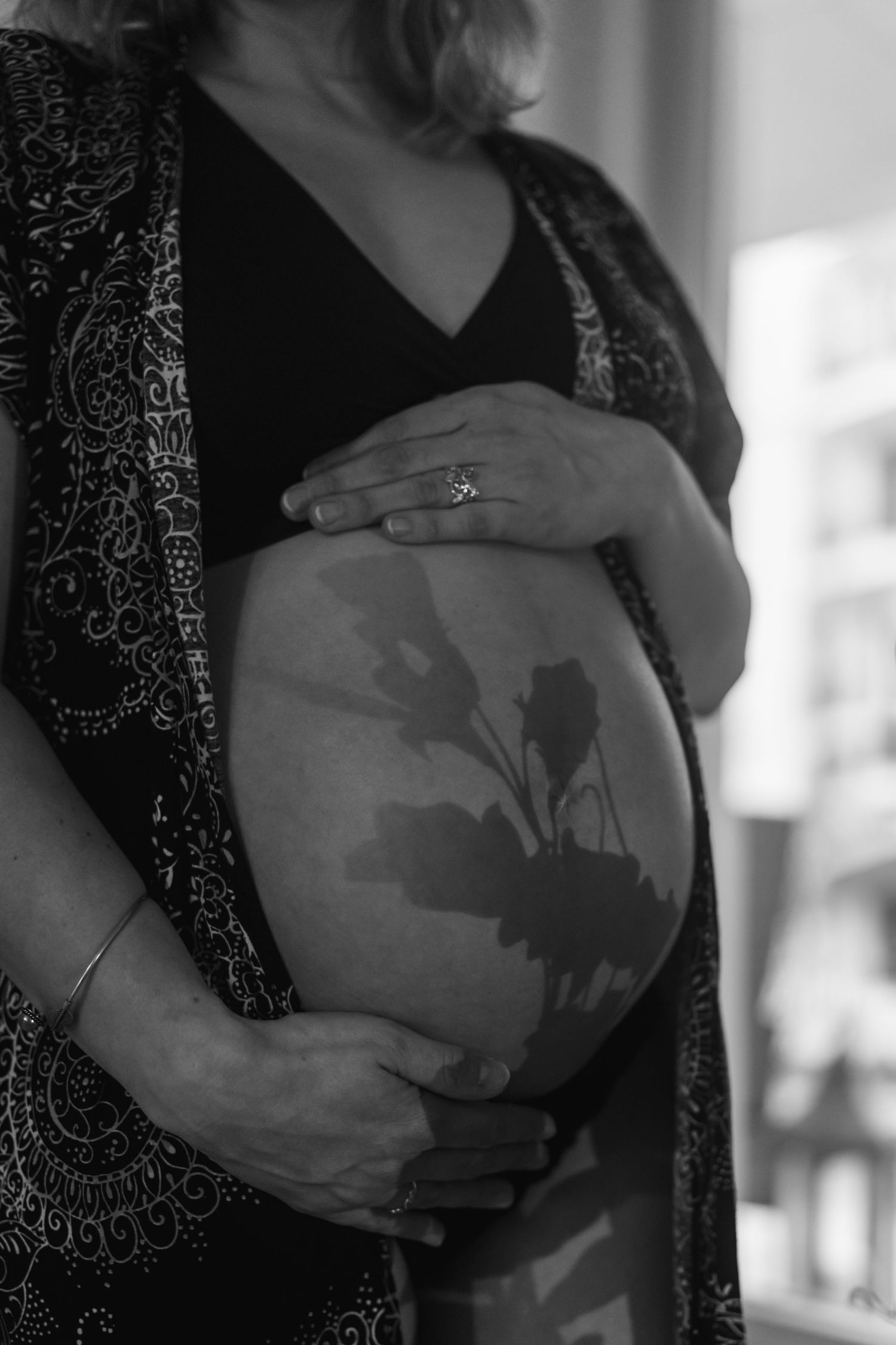 Authentische Schwangerschaftsfotos in Berlin: Einfangen des Moments