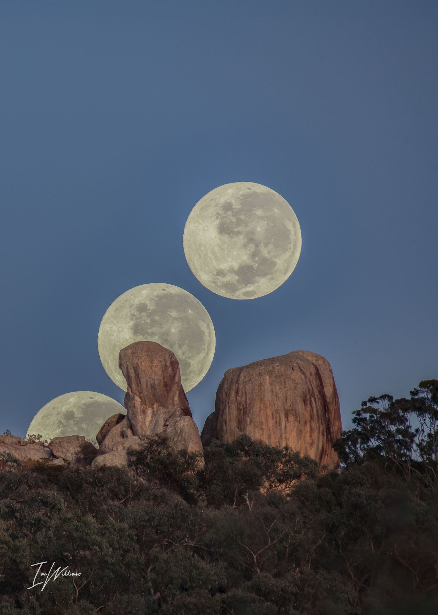 Full Moon rise over Castle Rock, Canberra area