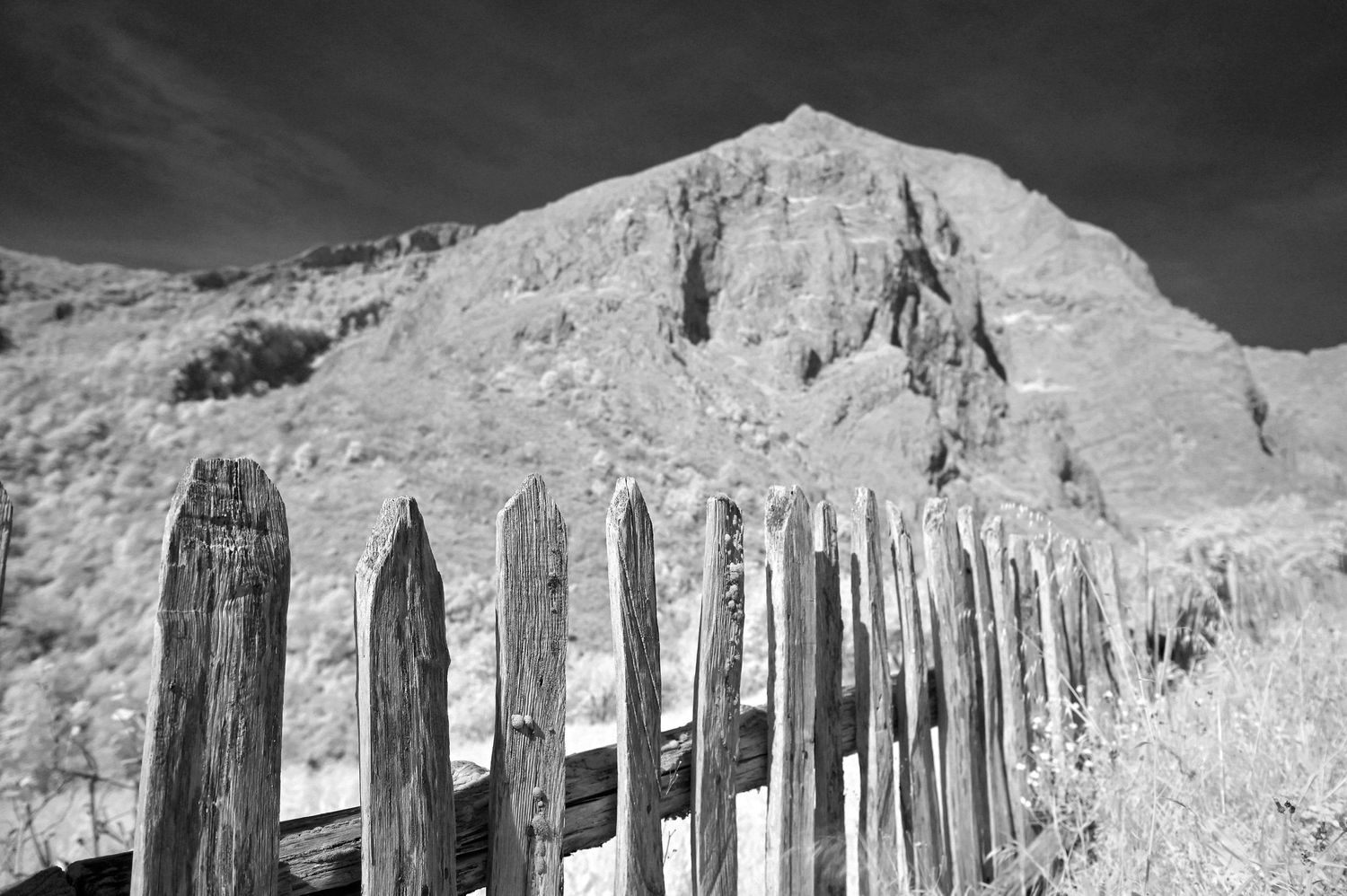 Palissade et montagne en Asturies / Espagne