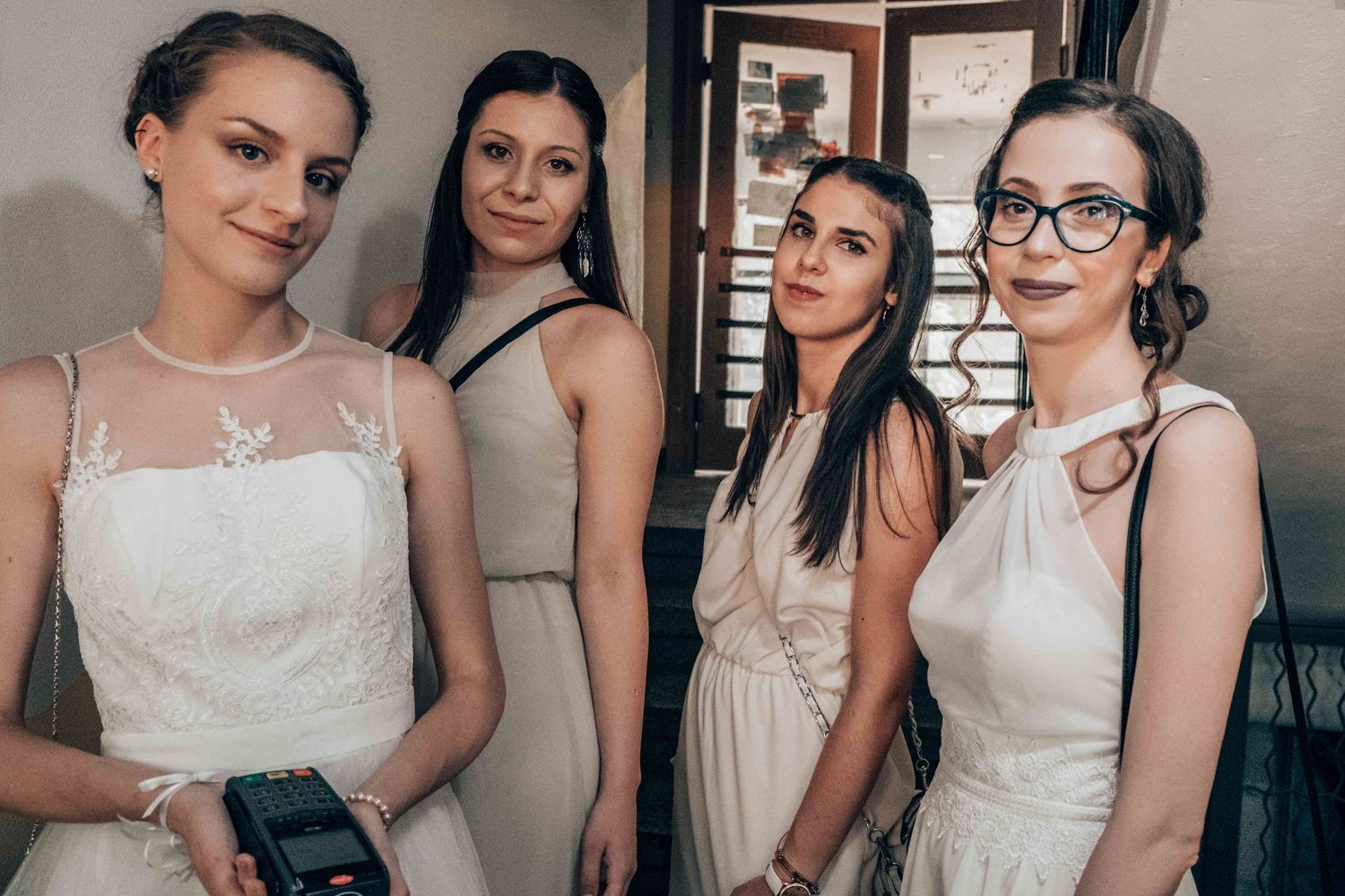 шаферки, сватба, сватбена фотография, документалистика, сватбен документален фотограф