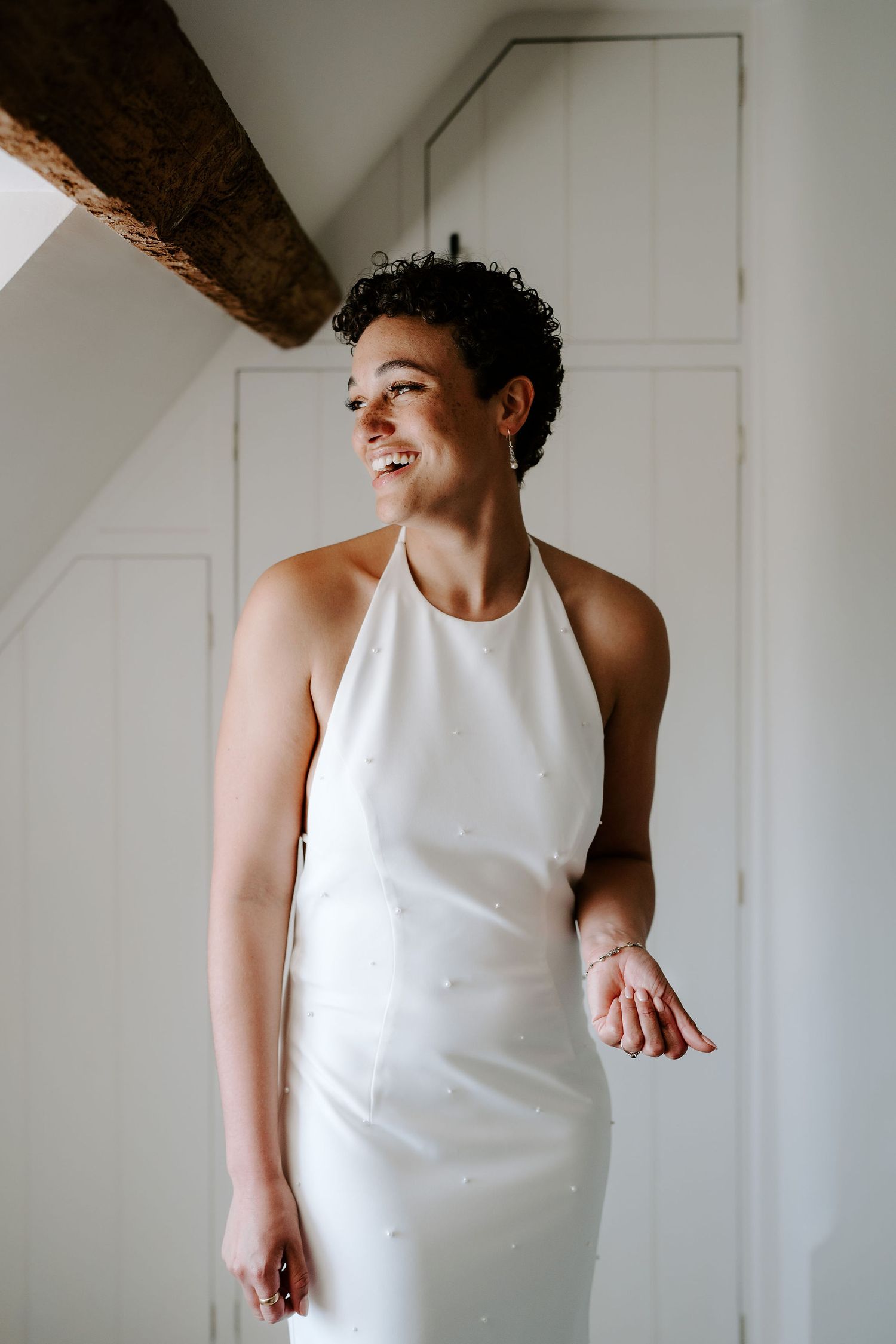 bride-getting-ready-old-gore-yardspace-events-wedding