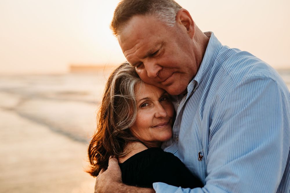 port Aransas couples pictures. beach couples photo session