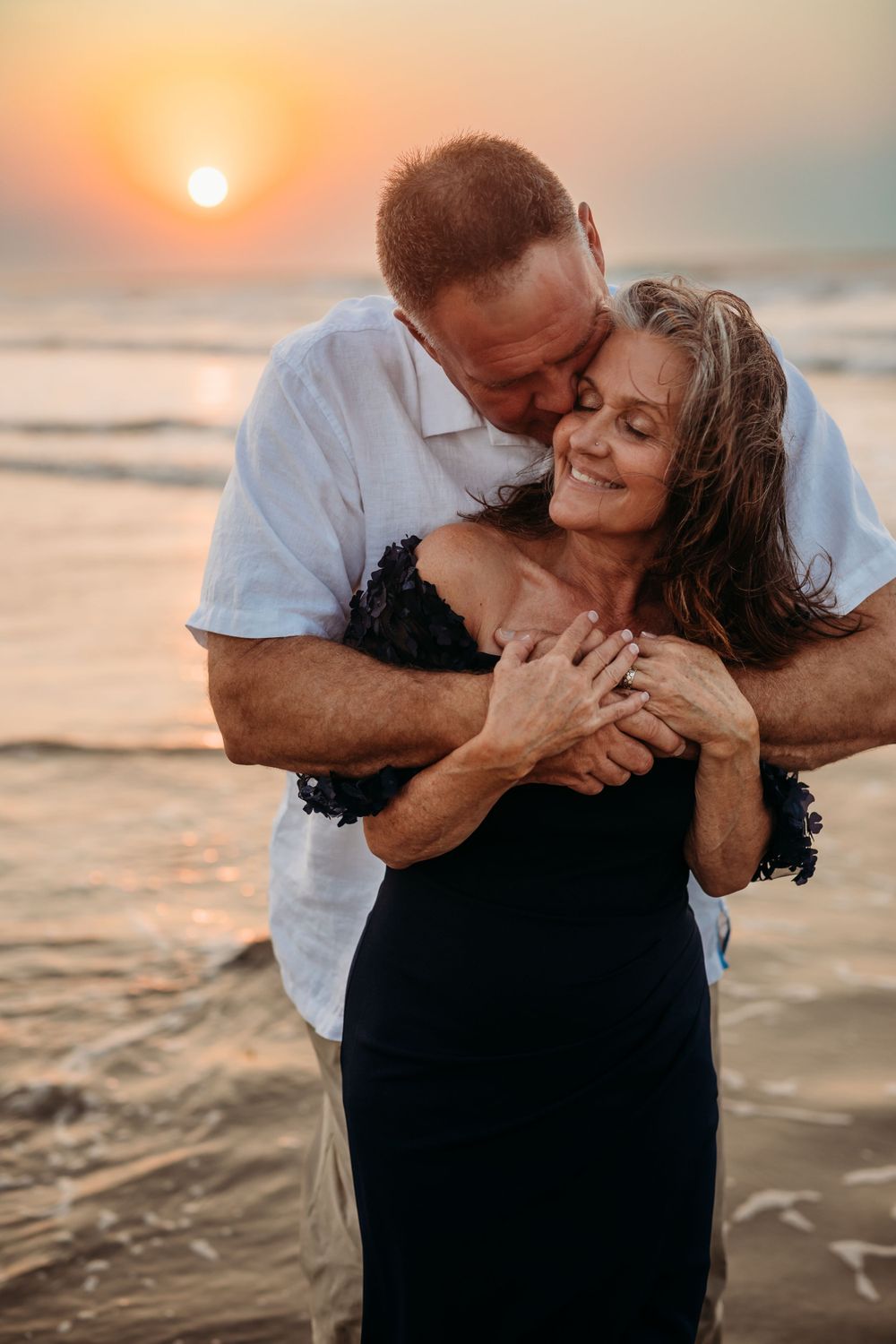 port Aransas couples pictures. beach couples photo session