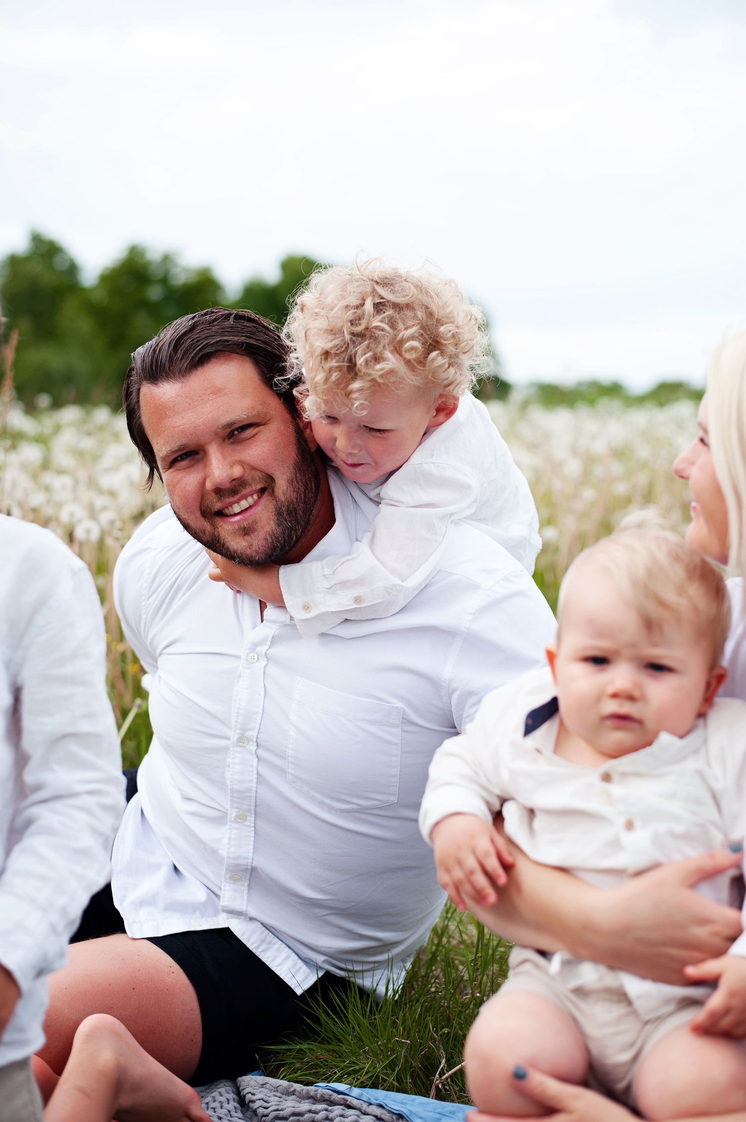 Familjefotograf Jönköping och Habo. Familjefotografering. Syskonfotografering.