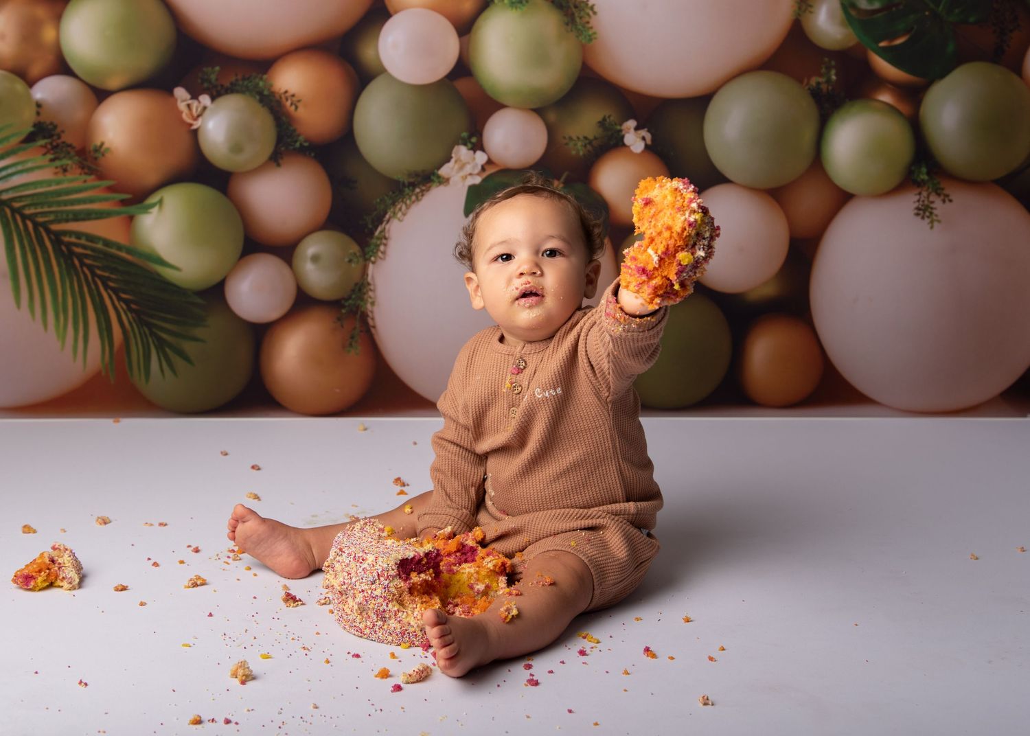 cakesmash first birthday photoshoot cake smash