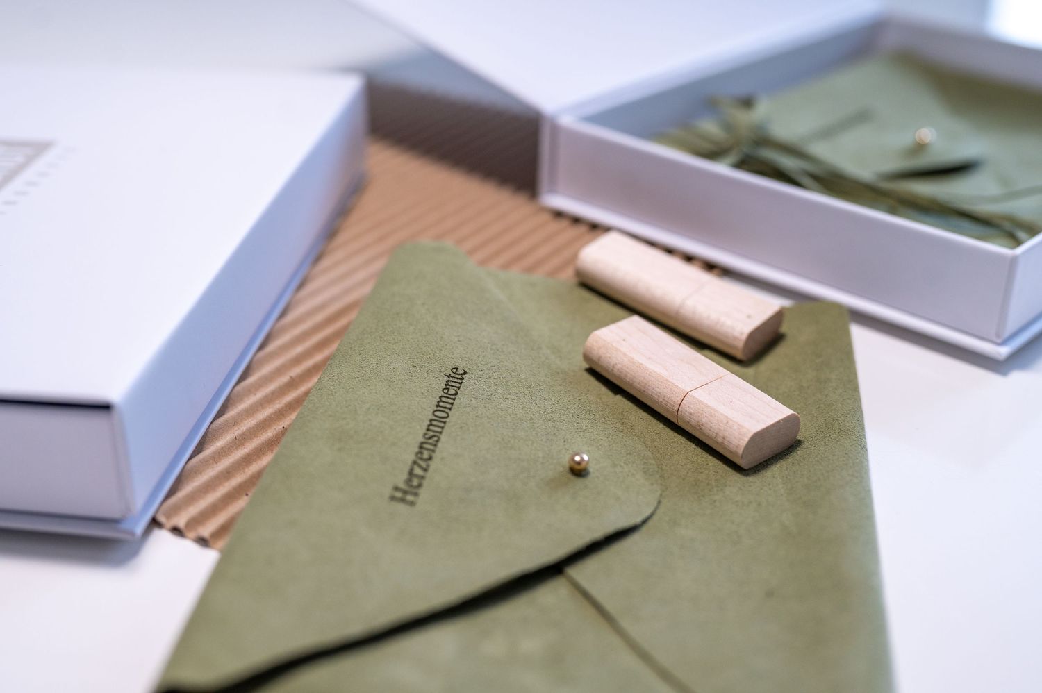 Hochzeitsbox mit veganer Fotoledertasche von hej smila Bad Saulgau Jovanna Burkard KWICKSHOT