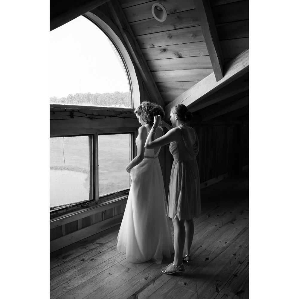 Bride getting ready for her wedding day at Crystal Brook Farm in Chagrin Falls, Ohio.