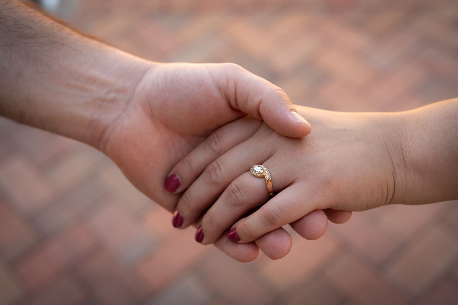 wedding ring photograph couple hands