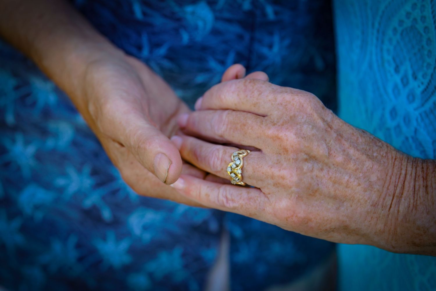 wedding rings couples photography
