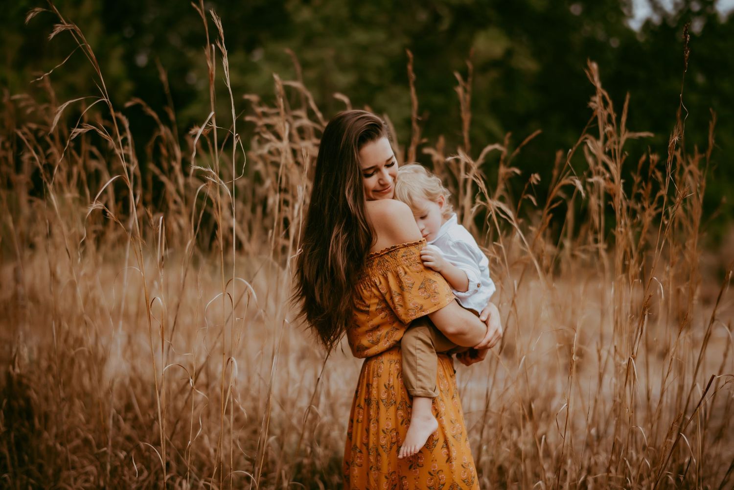 Cleveland Ohio mom holding son photography