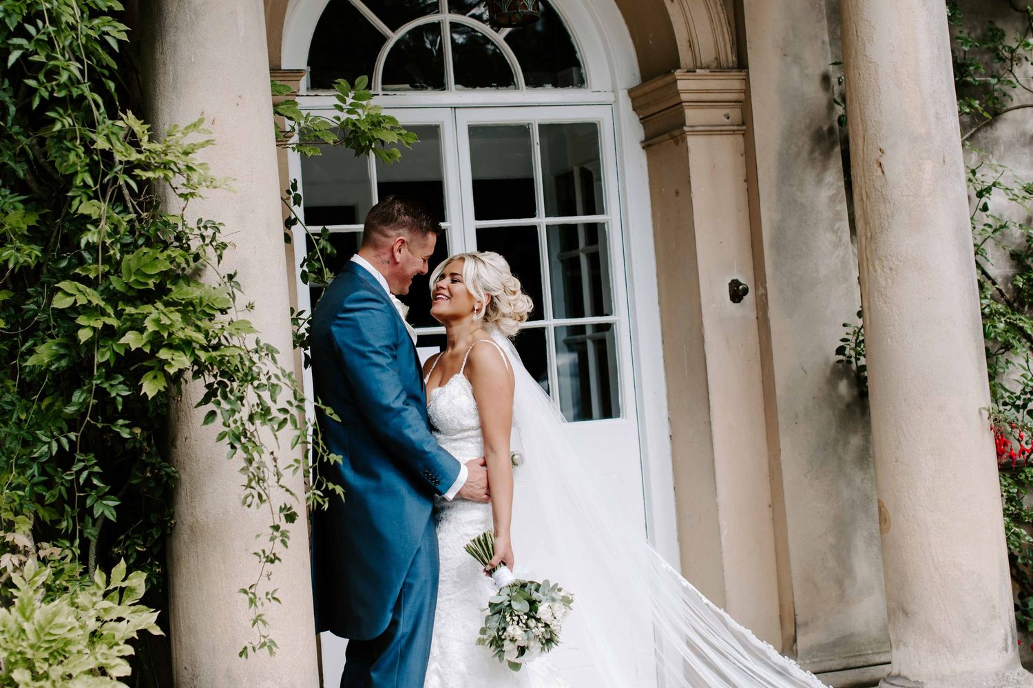 newly wedded couple at Middleton Lodge, Richmond